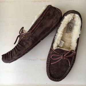 Women’s Ugg Moccasin Slippers sz 9